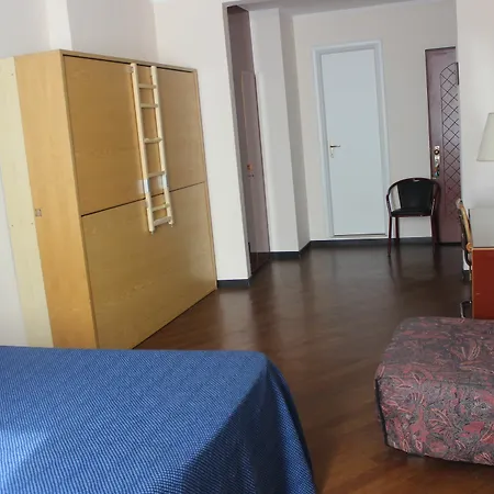 New Alexander Hotel